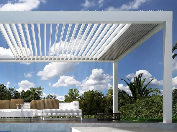 Mái khung kim loại chắc chắn, dễ dàng kết hợp với nhiều loại vật liệu khác.