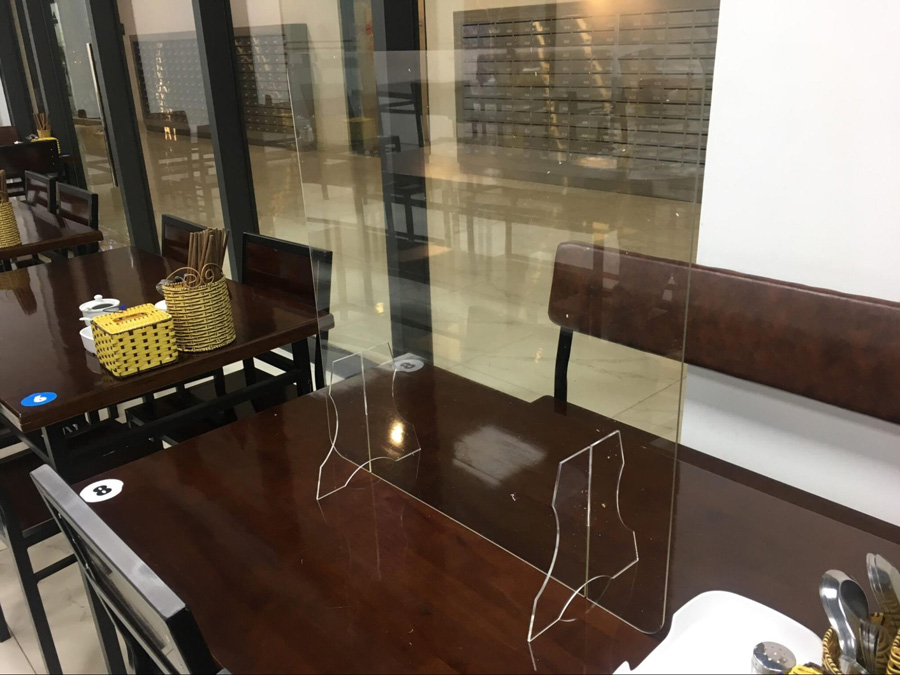 Tấm chắn giọt bắn mica đảm bảo an toàn cho ngành F&B.