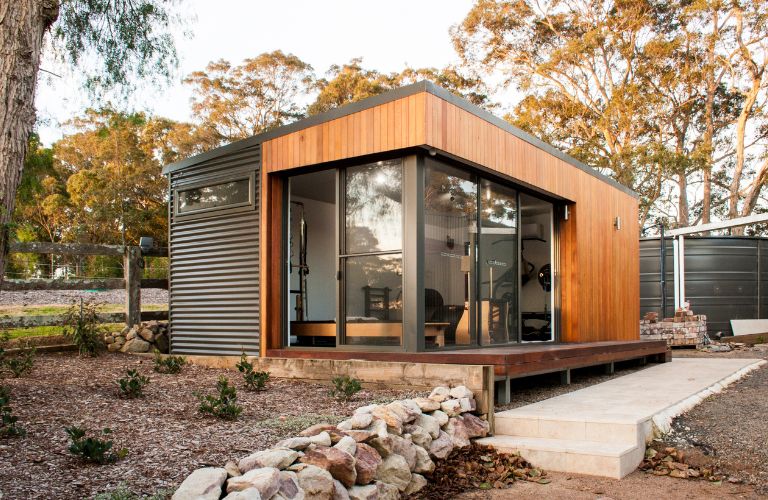 Hệ cửa và lấy sáng giúp thông thoáng, tận dụng ánh sáng tự nhiên.