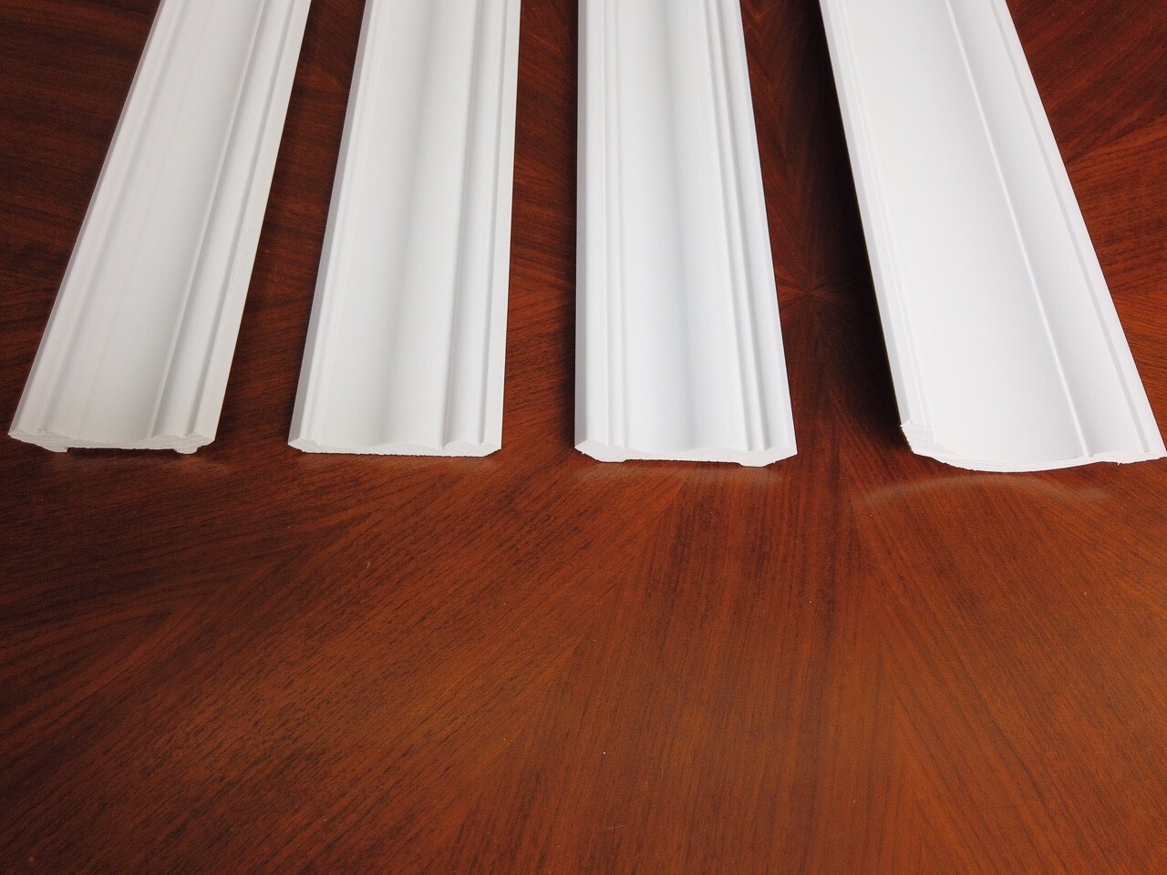 Phào chỉ nhựa là gì? Giải pháp trang trí nội ngoại thất đa năng 